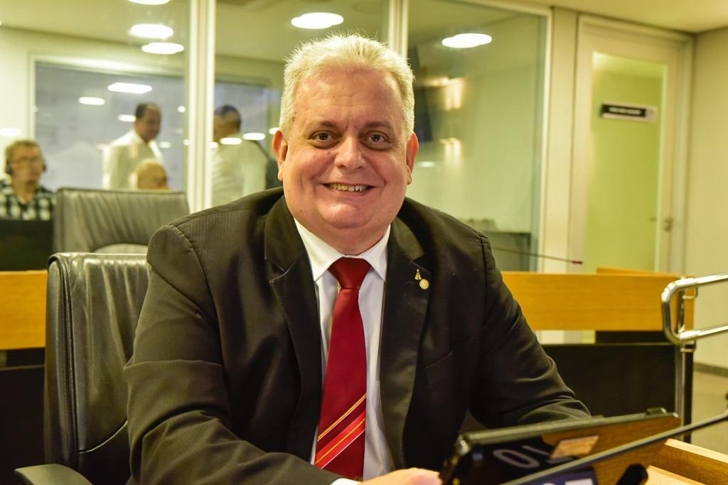 Bosco Carneiro se filia ao PP e confirma pré-candidatura