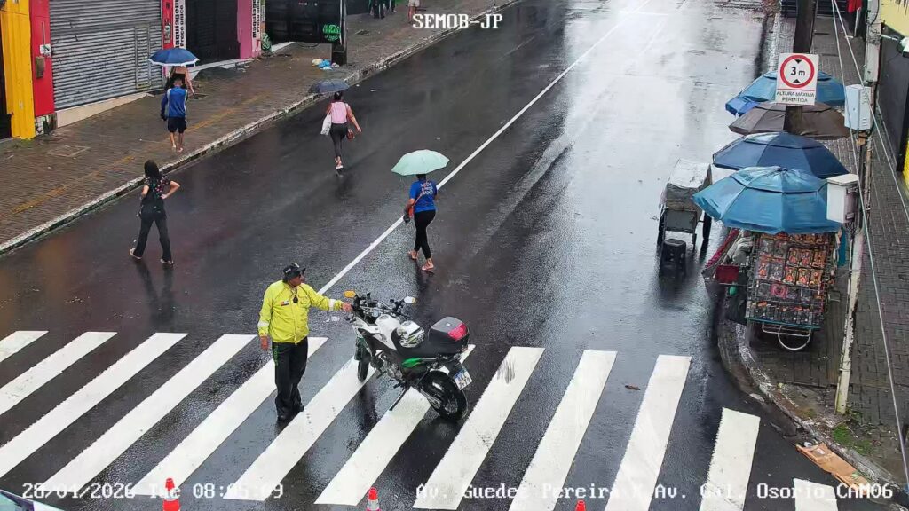 Chuva de 151,6 mm em 12h causa alagamentos na capital