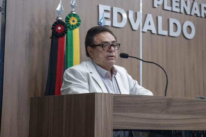 José Ronaldo de Lima é anunciado reitor provisório do IFSPB