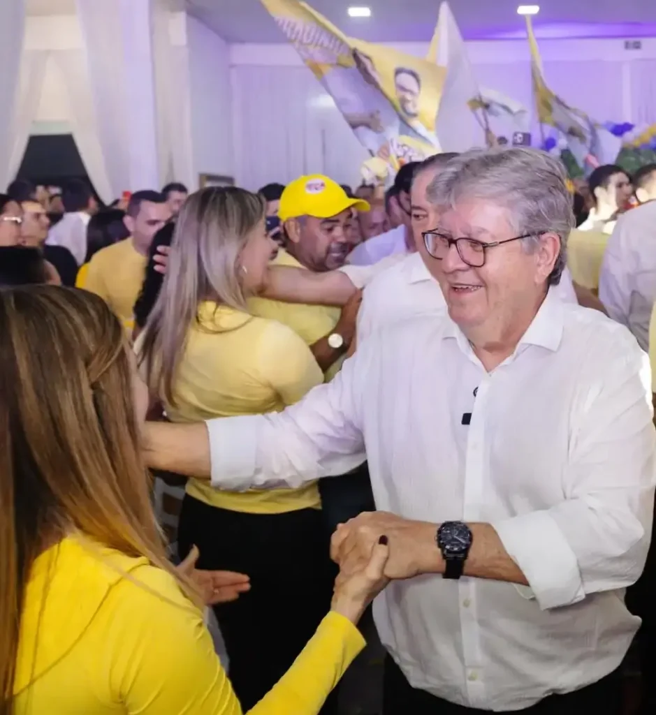 João Azevêdo retoma agenda pública e acelera pré-campanha