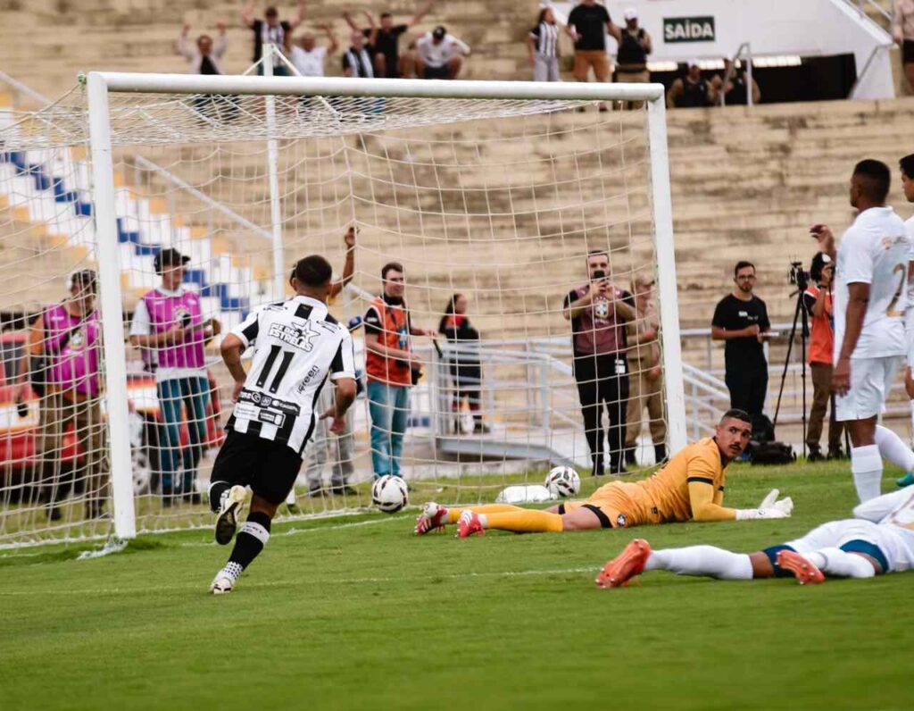 Treze estreia com goleada sobre Retrô na Série D nacional