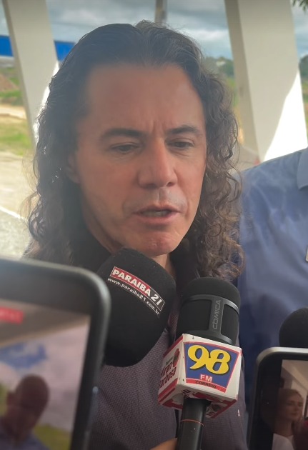 Veneziano abre disputa e aponta nomes para vice na Paraíba