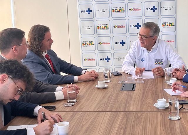 Veneziano consegue 75 veículos e R$50,9 mi para saúde