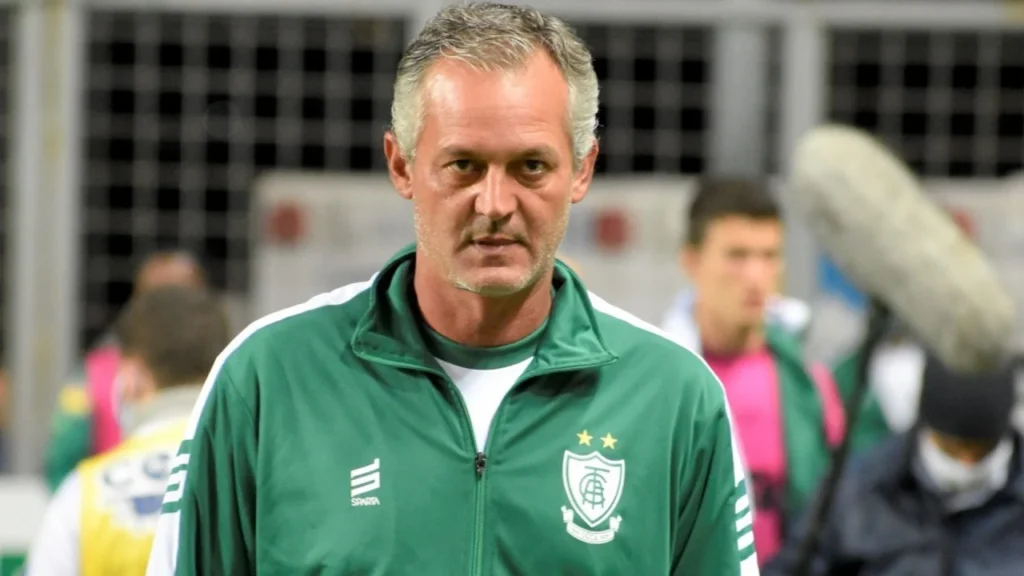 Diretoria do Botafogo-PB encaminha demissão de Lisca já