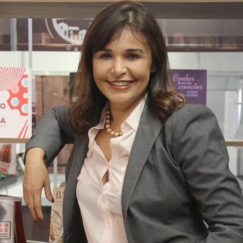 Andrea Nunes lança 'Presunção de Inocência' em João Pessoa