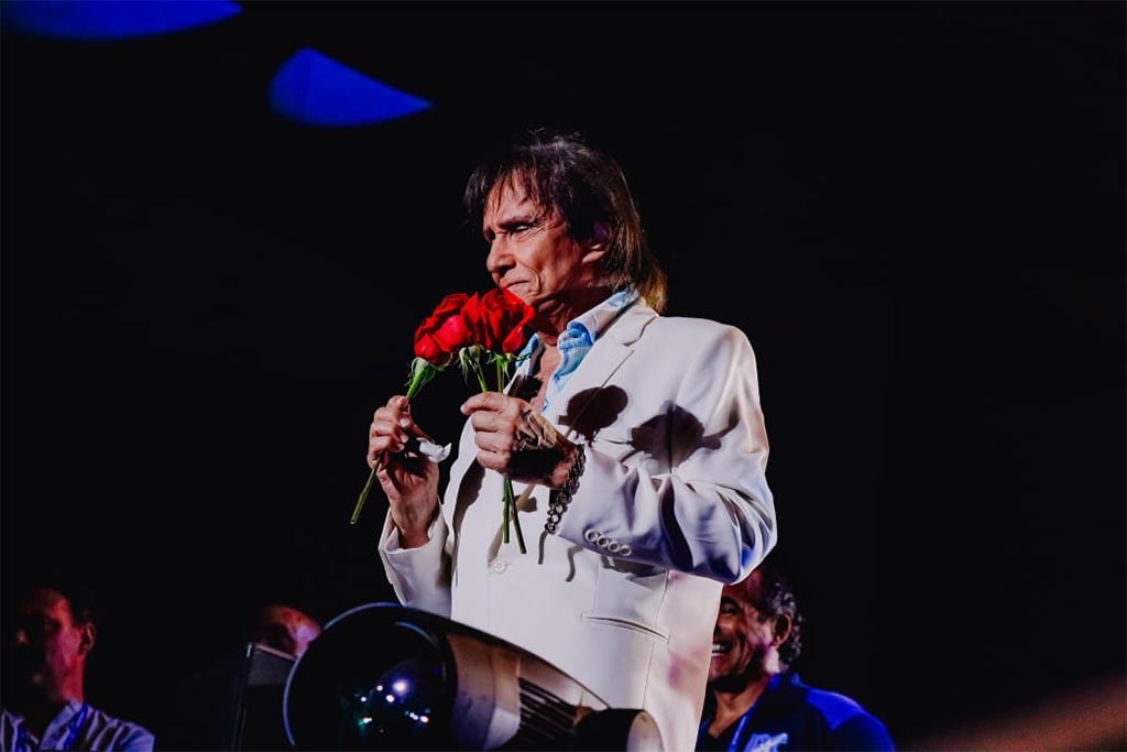 Roberto Carlos completa 85 anos e relembra carreira