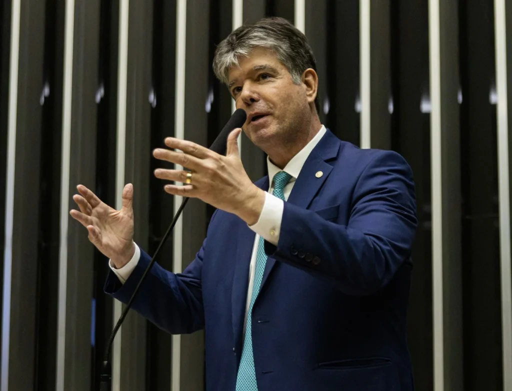 Ruy celebra aprovação da PEC que fixa verba ao SUAS