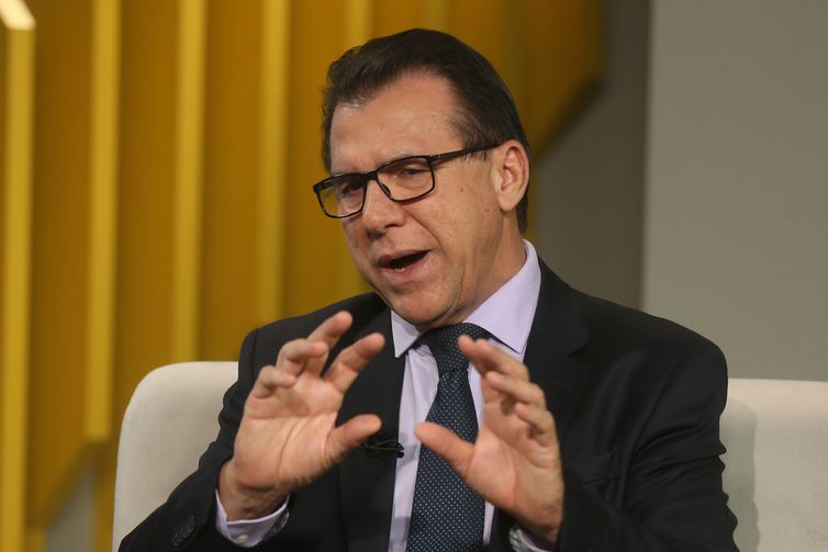 Ministro: fim da escala 6×1 não terá redução salarial