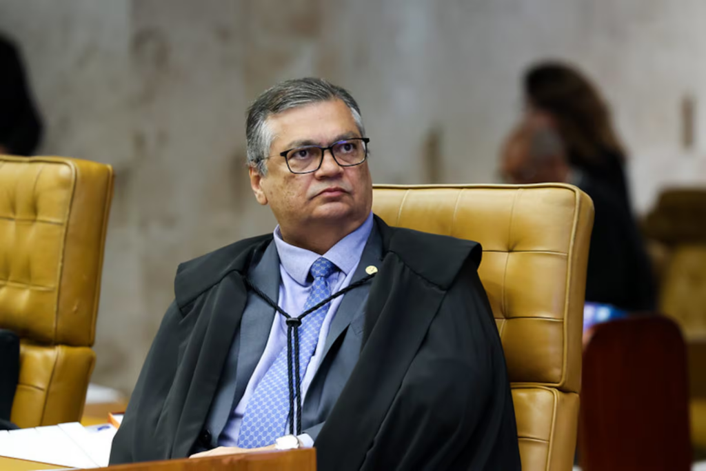 Flávio Dino cancela ida ao Fórum de Lisboa após acidente