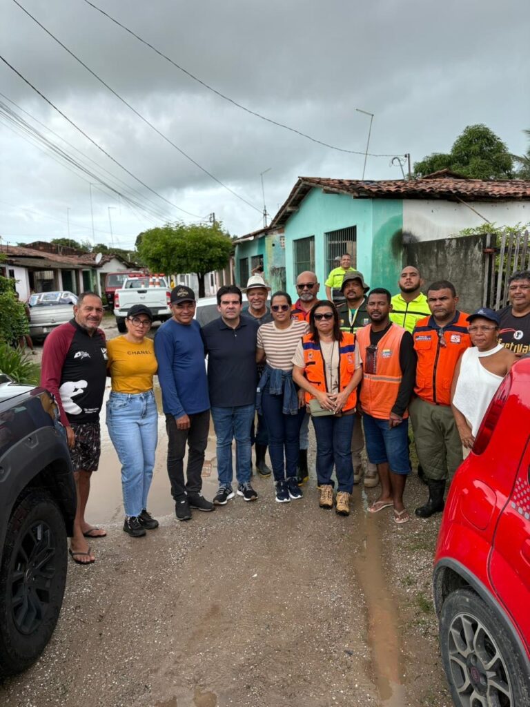 Carneiro vistoria áreas afetadas por chuvas no Litoral Sul