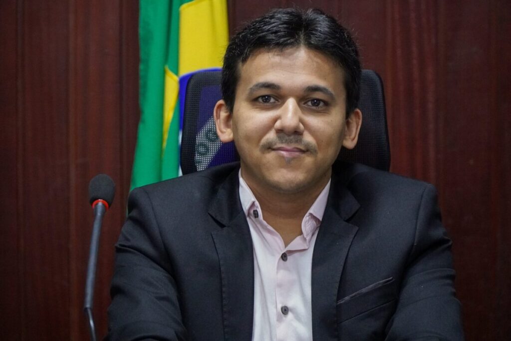 Jackson Alvino se emociona e cancela São João de Santa Rita