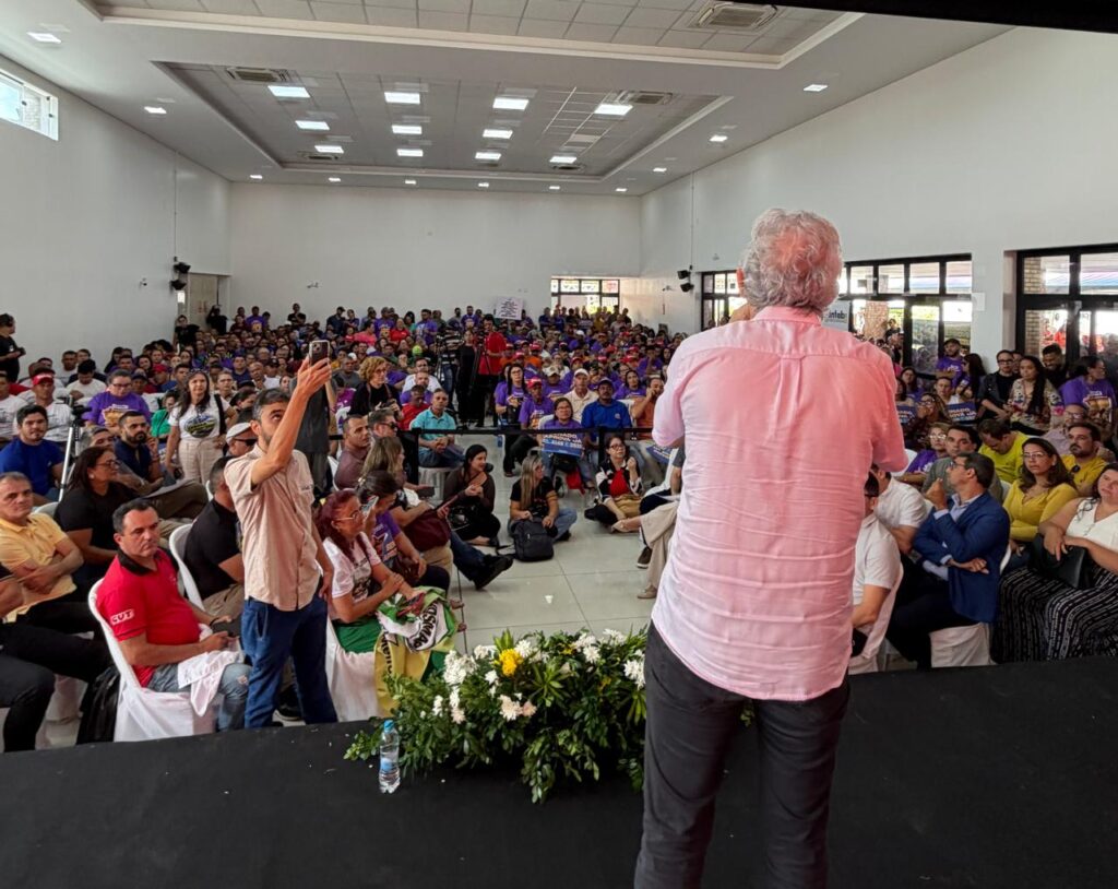 Ricardo Coutinho pede fim da escala 6×1 e debate nacional