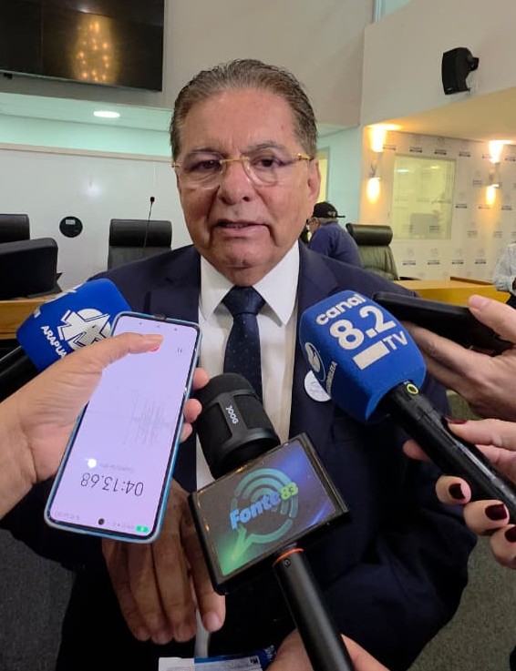 Adriano Galdino pede presidente nordestino e cita Lula