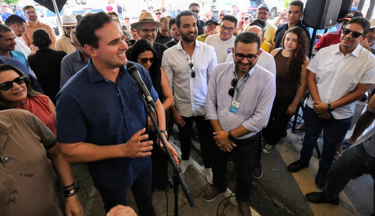 Governador entrega novo trecho da Adutora Transparaíba