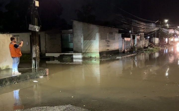 Chuvas em João Pessoa deixam 16 famílias desabrigadas