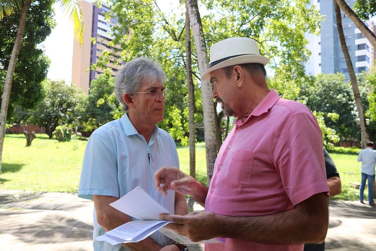Ricardo Coutinho agradece Jeová Campos e cita 'co-senador'