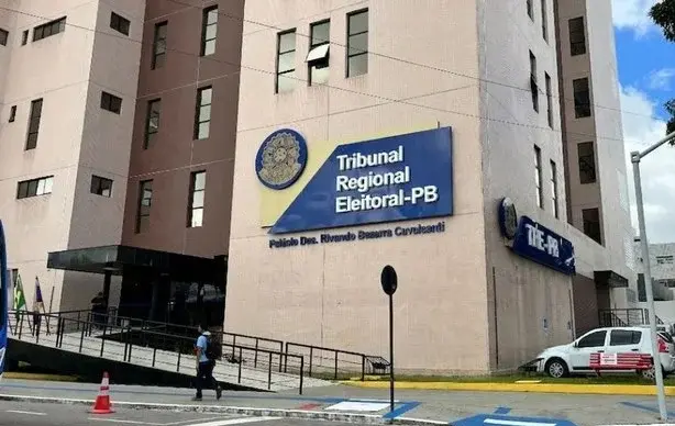 TRE-PB mantém outdoors em Campina e afasta multa judicial