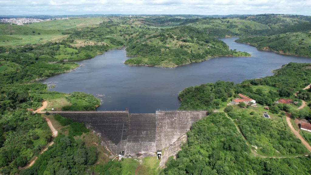 Obras em barragem de Nova Camará após pico de água
