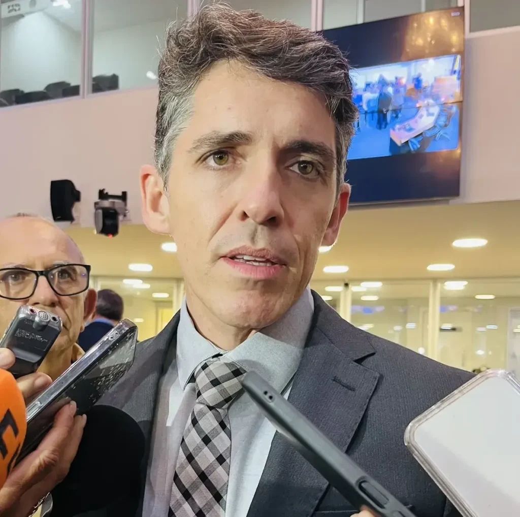 Tovar anuncia apoio a Veneziano e Nabor para o Senado