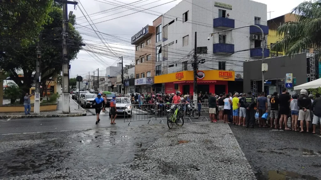 Dois homens morrem eletrocutados em corrida na Paraíba