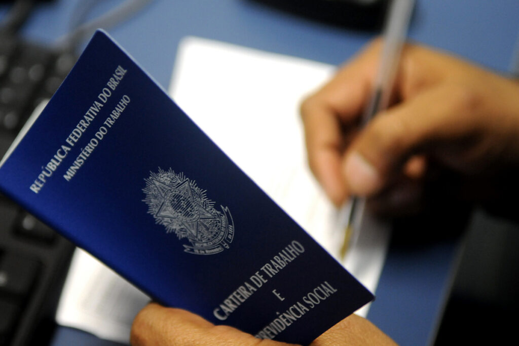 Sine-PB oferta 470 vagas de emprego em 14 cidades paraibanas