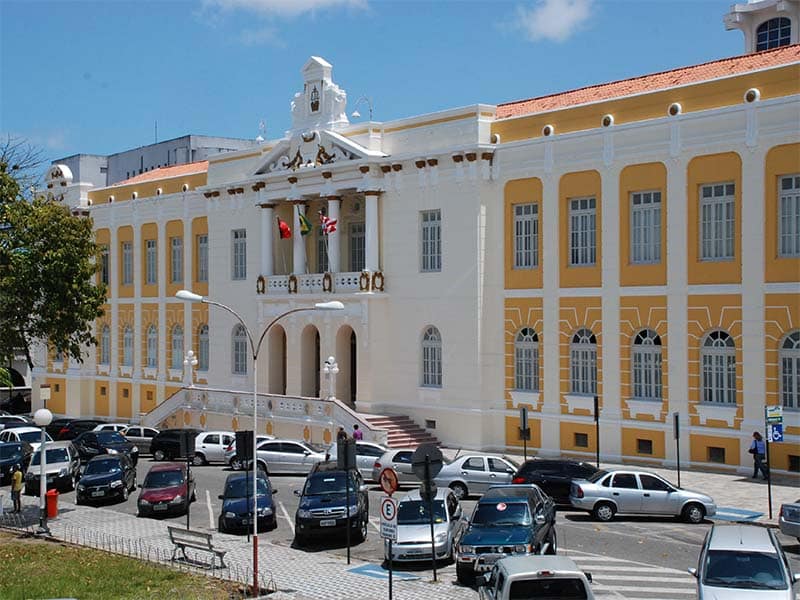 Quarta Câmara do TJPB condena ex-prefeita por improbidade