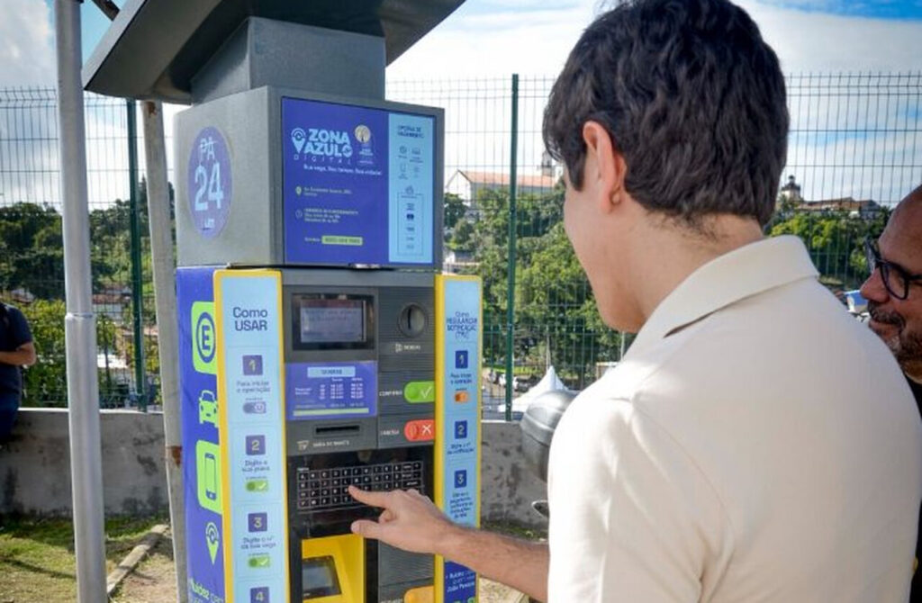 Juíza suspende cobrança e operação da Zona Azul na capital