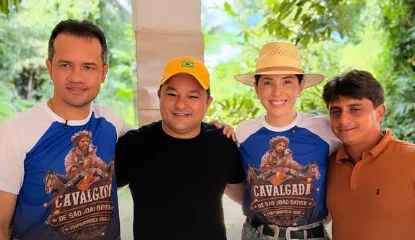 Geska Maia volta a Itapororoca e participa de cavalgada