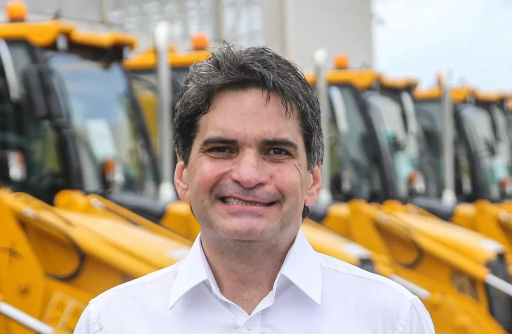 Murilo Galdino entrega quase R$ 30 milhões em máquinas