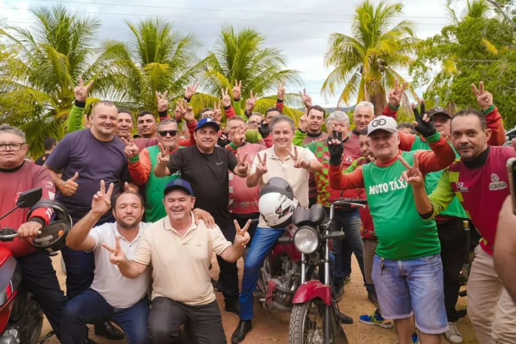 Efraim confirma apoio para centro de mototaxistas em Sousa