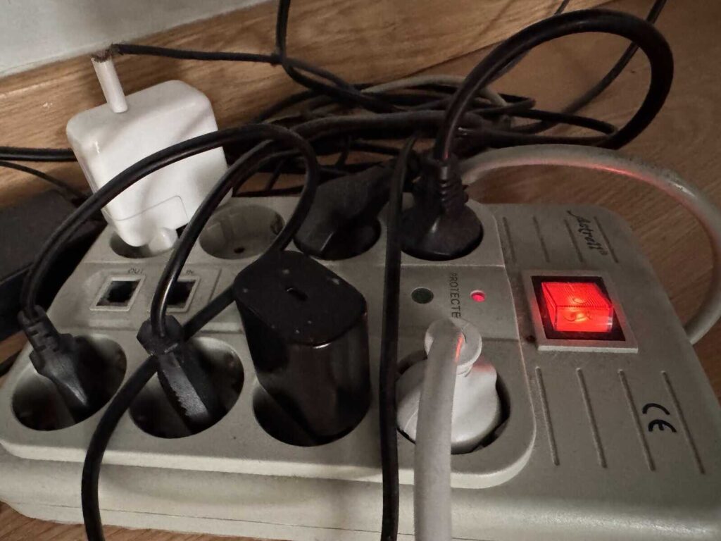 Extensões elétricas com entradas para cabo coaxial
