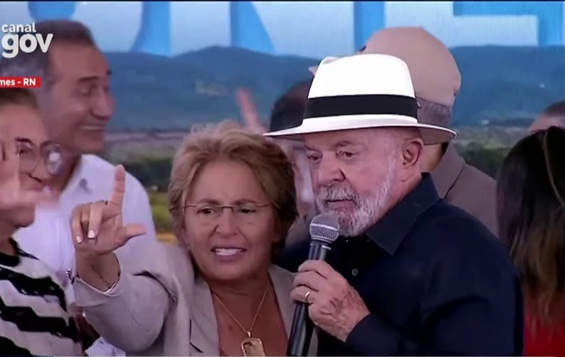 Prefeita de Uiraúna pede a Lula políticas para autistas