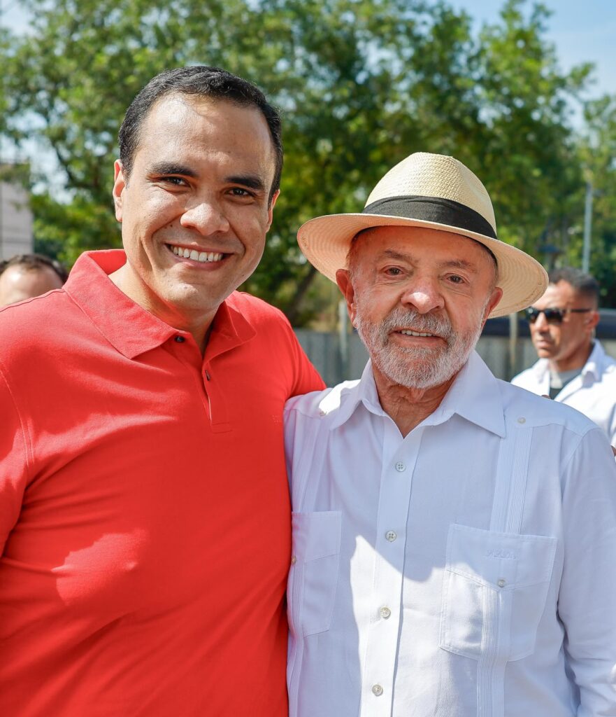 Ministro paraibano participa do primeiro ato de Lula
