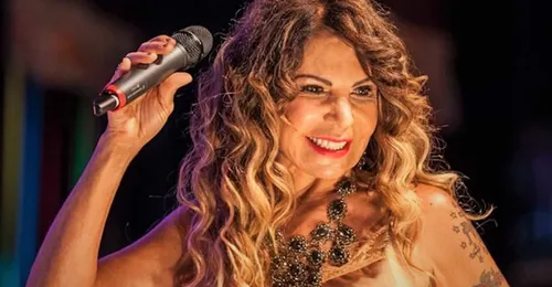 Elba Ramalho completa 75 anos e recebe homenagens hoje
