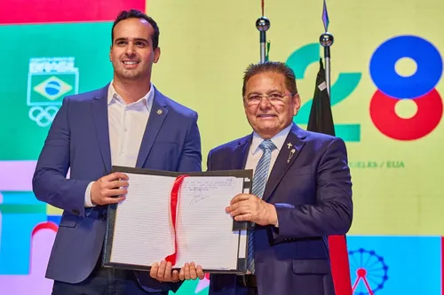 Adriano Galdino se ausenta de convenção e diz 'está fora'